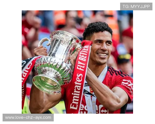 曼联瓦拉内回追训练更稳健：引领后防新纪元